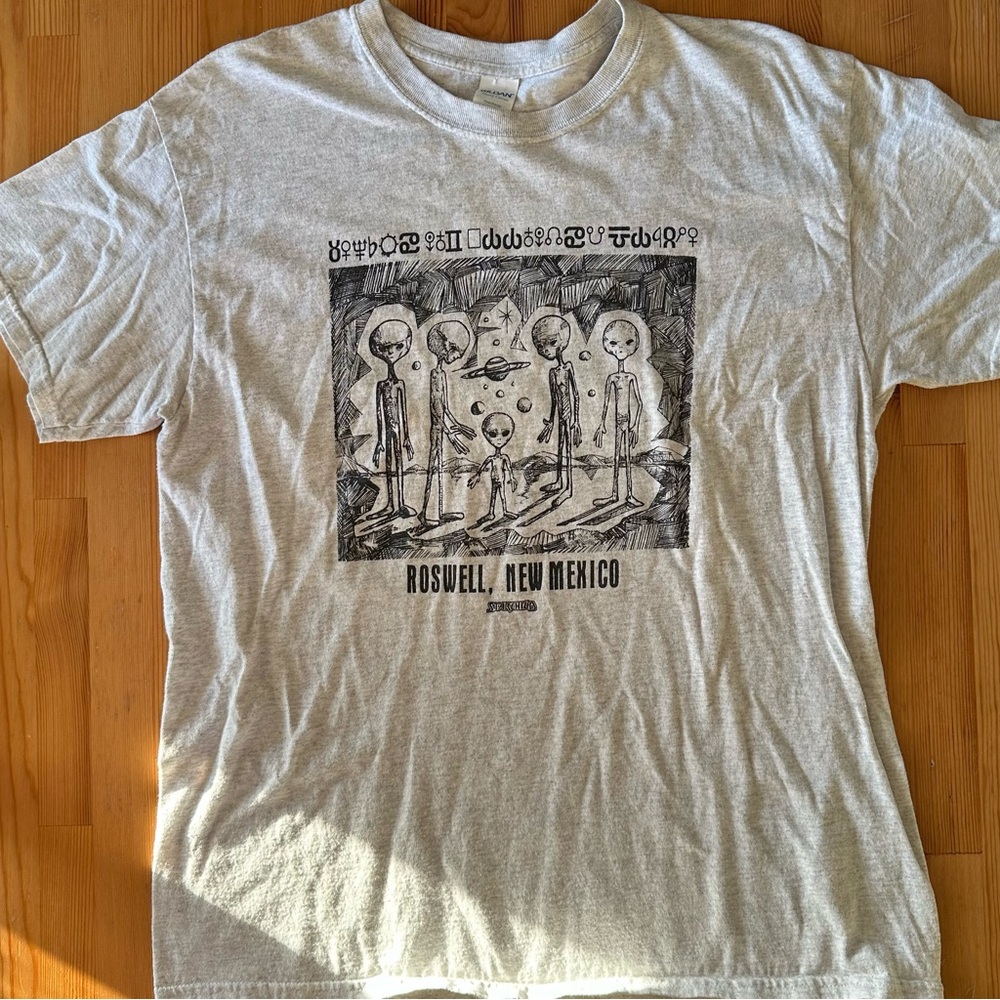 Roswell New Mexico Alien Graphic Tee - Picture 2 of 7